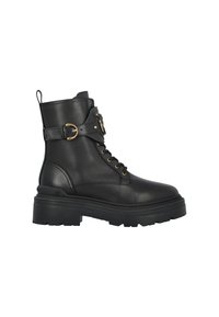 Stivaletto in pelle nera con punta tonda, lacci frontali e dettagli in metallo dorato. Presenta una suola in gomma spessa e una fascia decorativa.
