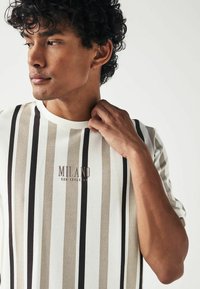 Next - T-shirt z nadrukiem