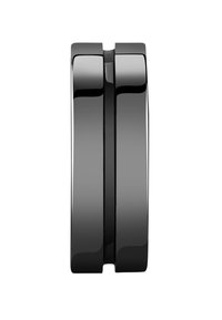 Anello in ceramica nera con finitura lucida, caratterizzato da una superficie liscia e bordi arrotondati eleganti, progettato con un'estetica minimalista.