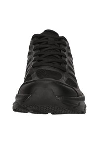 Schwarzer Sportschuh mit einem Obermaterial aus Mesh und gemusterten Überzügen, runder Zehenpartie, strukturiertem Sohlenprofil und flachen Schnürsenkeln.