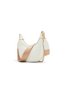 Borsa a tracolla bianca in pelle con un design testurizzato, dotata di una tracolla in tessuto beige e dettagli in hardware dorato. Forma curvata e chiusura con cerniera.