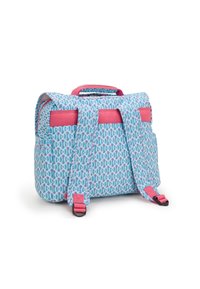 Rucksack mit einem hellblauen Muster, rosa Akzenten und verstellbaren Trägern. Ausgestattet mit einem oberen Handgriff und Fronttaschen zur Aufbewahrung.