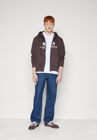 Alpha Industries BASIC UNISEX - Mikina so zipsom - hunter brown