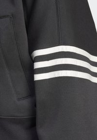 adidas Originals NEUCLASSICS TRACK - Jaka ar rāvējslēdzēju - black cloud white