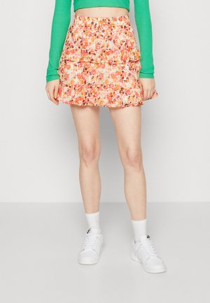 ONLY ONLLUCIE LAYERED SHORT SKIRT - Minijupe - cherry tomato/claire