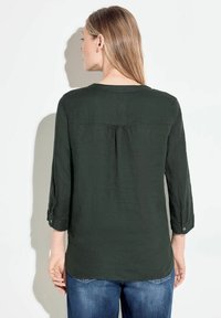 Cecil Camicetta - grün