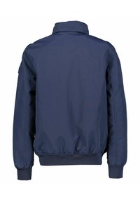 Marineblaue Bomberjacke mit hohem Kragen, elastischen Bündchen und geripptem Saum. Glatte Textur, minimalistisches Design und keine sichtbaren Verschlüsse.