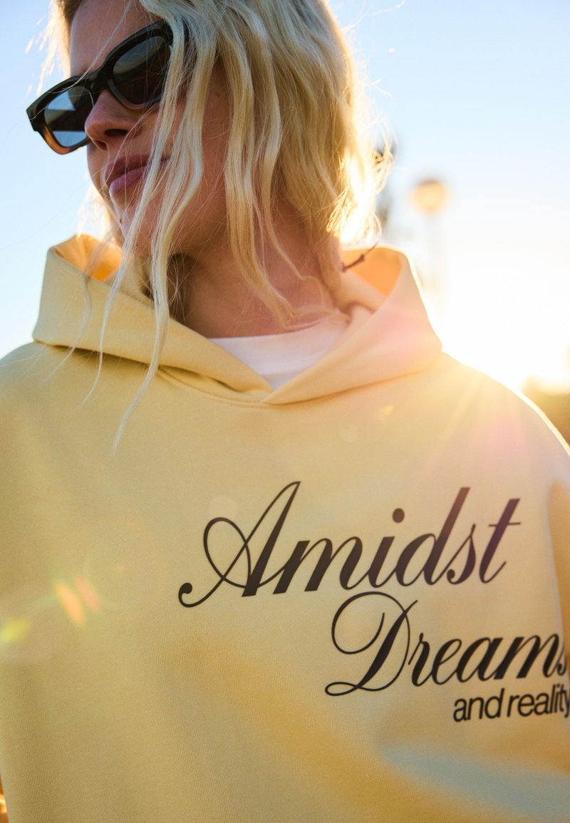 Sweat Capuche Bershka Femme - Beige Graphique - Taille S - 60% Coton 40% Polyester