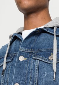 Jack & Jones JJIJEAN JJJACKET - Casaco de ganga - blue denim