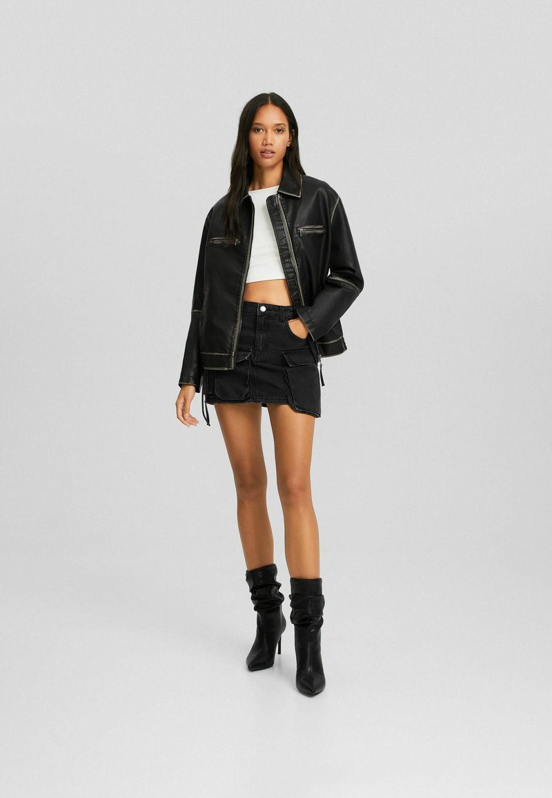 Bershka Imitatieleren jas donkerbruin mêleerd Bershka Imitatieleren jas donkerbruin mêleerd