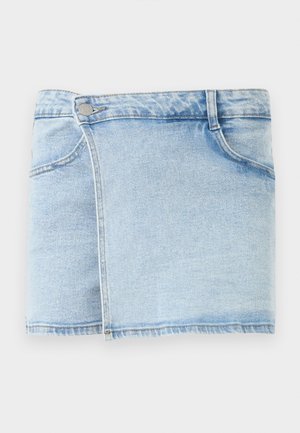 Világoskék farmer mini szoknya elülső gombokkal és varrási részletekkel, övbújtatókkal és enyhén kifakult mosott hatással.
