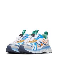 Sneakers sportivi con una tomaia in mesh bianco e dettagli blu, arancioni e verdi. Punta arrotondata, suola testurizzata con dettagli trasparenti e lacci elastici.