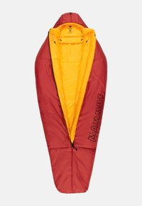 Rood slaapzak met gele binnenkant, taps toelopende vorm, zwarte rits en "MAMMUT" branding aan de zijkant. Ontworpen voor gebruik buitenshuis.