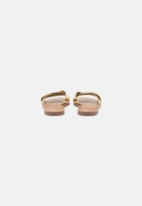 Even&Odd Pantofle - gold-coloured