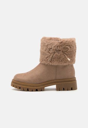 Anna Field Kotníkové boty na platformě - beige