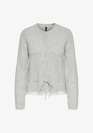 Pelēks adīts kardigans ar apaļu kakla izgriezumu, pogu aizdari, auklu viduklī un mežģīņu apdari uz hem. Satur smalkus pērļu akcentus.