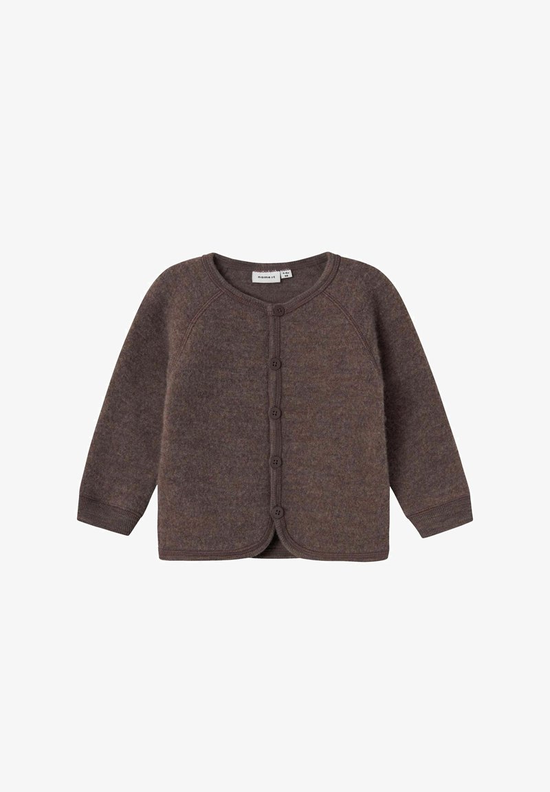 Cardigan bébé en laine marron à manches longues avec col rond, cinq boutons sur le devant et poignets côtelés.