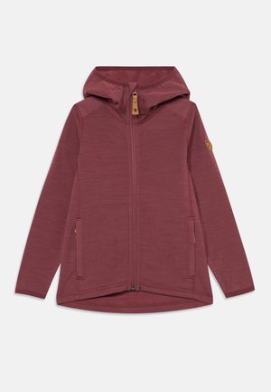 Felpa con zip intera color bordeaux, maniche lunghe, due tasche anteriori, cappuccio e una piccola etichetta con logo sulla manica sinistra.
