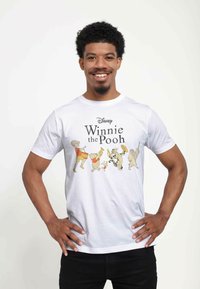 Disney WINNIE THE POOH POOH PARADE UNISEX - T-shirt z nadrukiem