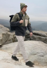 Columbia MOUNTAINSIDE™  khaki