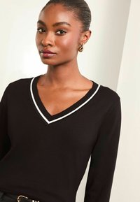 Lipsy V NECK TIPPED REGULAR FIT - Džemper - black