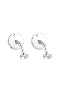 Orecchini in argento sterling con un perno circolare e un design curvato. Finitura lucida ad alta brillantezza con una superficie liscia e accenti minimi.