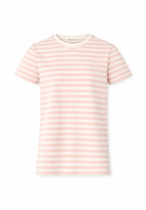 T-shirt a maniche corte con righe orizzontali rosa chiaro e bianche e scollo rotondo su sfondo bianco.