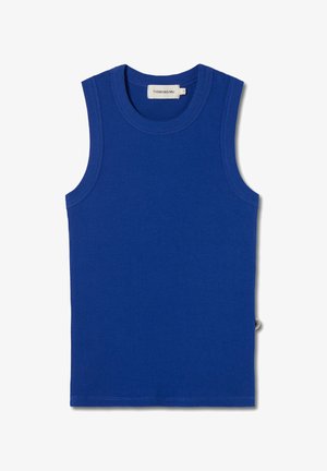 Débardeur bleu sans manches en tissu côtelé, avec un col rond et une petite étiquette logo sur le côté.