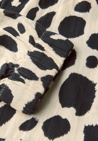 Thumbnail Image 5
