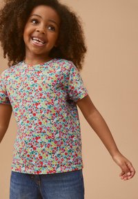 Next T-shirts print - red blue ditsy