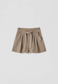 Shorts de cuadros marrones y blancos, con una cintura con cinturón, diseño con pliegues y bolsillos delanteros. Confeccionados en un tejido ligero.