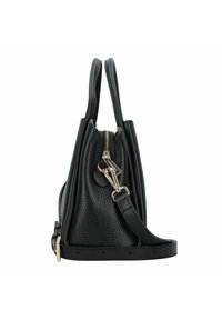 Borsa a mano nera in pelle con superficie testurizzata, silhouette curva, zip superiore, doppie maniglie e tracolla rimovibile. Dettagli in hardware color oro.