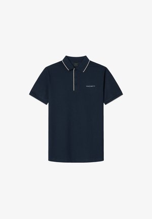 Polo shirt navy con colletto, maniche corte, dettagli bianchi a contrasto lungo il colletto e le maniche, e logo ricamato sul petto.