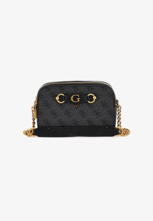 Kompakt sort Guess crossbody taske med guld kæde rem, guld "G" logo og præget mønster på tekstureret materiale.