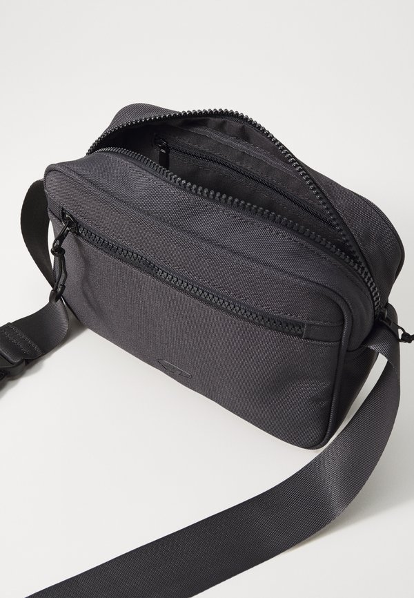 TECH CROSSBODY BAG UNISEX - Cross body bag2