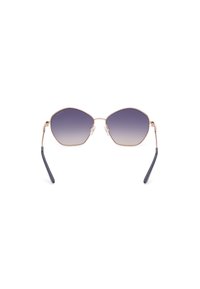 Occhiali da sole con lenti a gradiente esagonali che passano da viola scuro a trasparente, montatura in metallo color oro rosa e aste in blu scuro.