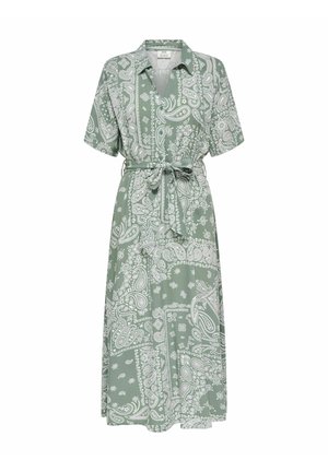 Zelena midi haljina s bijelim paisley uzorkom, kratkih rukava, ovratnikom, kopčanjem sprijeda i odgovarajućim pojasom u struku.