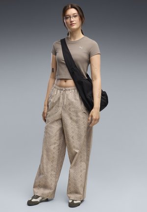 Puma, T7 RELAXED SNAKE PRINT HOSE - Pantalones - mouse gray