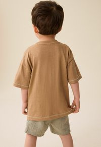 Next SHORT SLEEVE CHARACTER - Triko s potiskem - tan brown