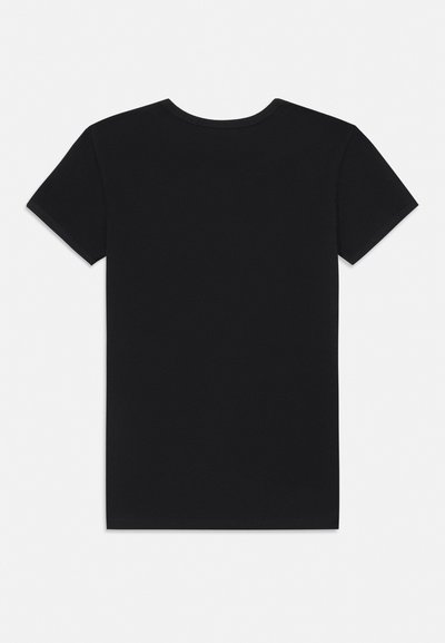 Enkel svart kortermet T-skjorte lagt flat, som viser baksiden med rund hals og enkel, ren søm.