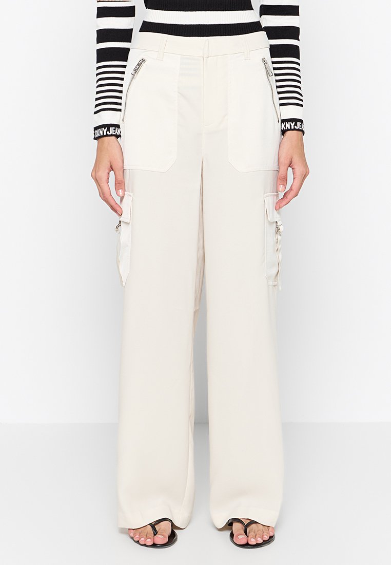 DKNY Cargobroek crème