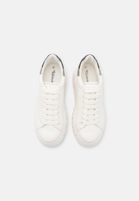 Tamaris Trainers - white