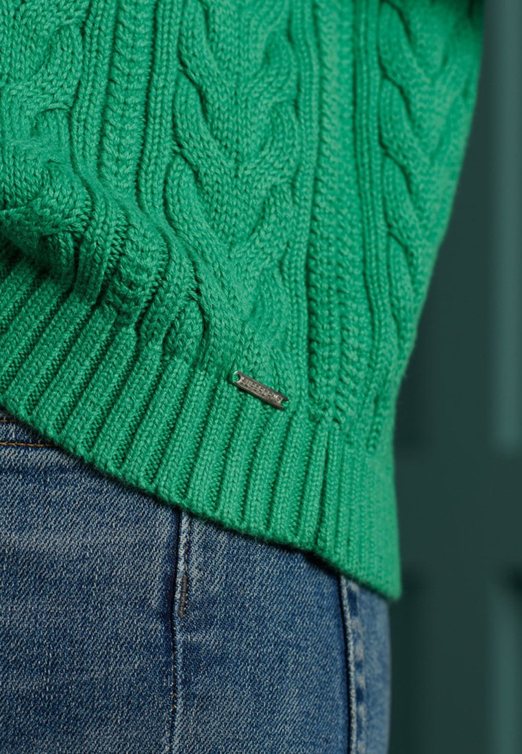 green cable jumper