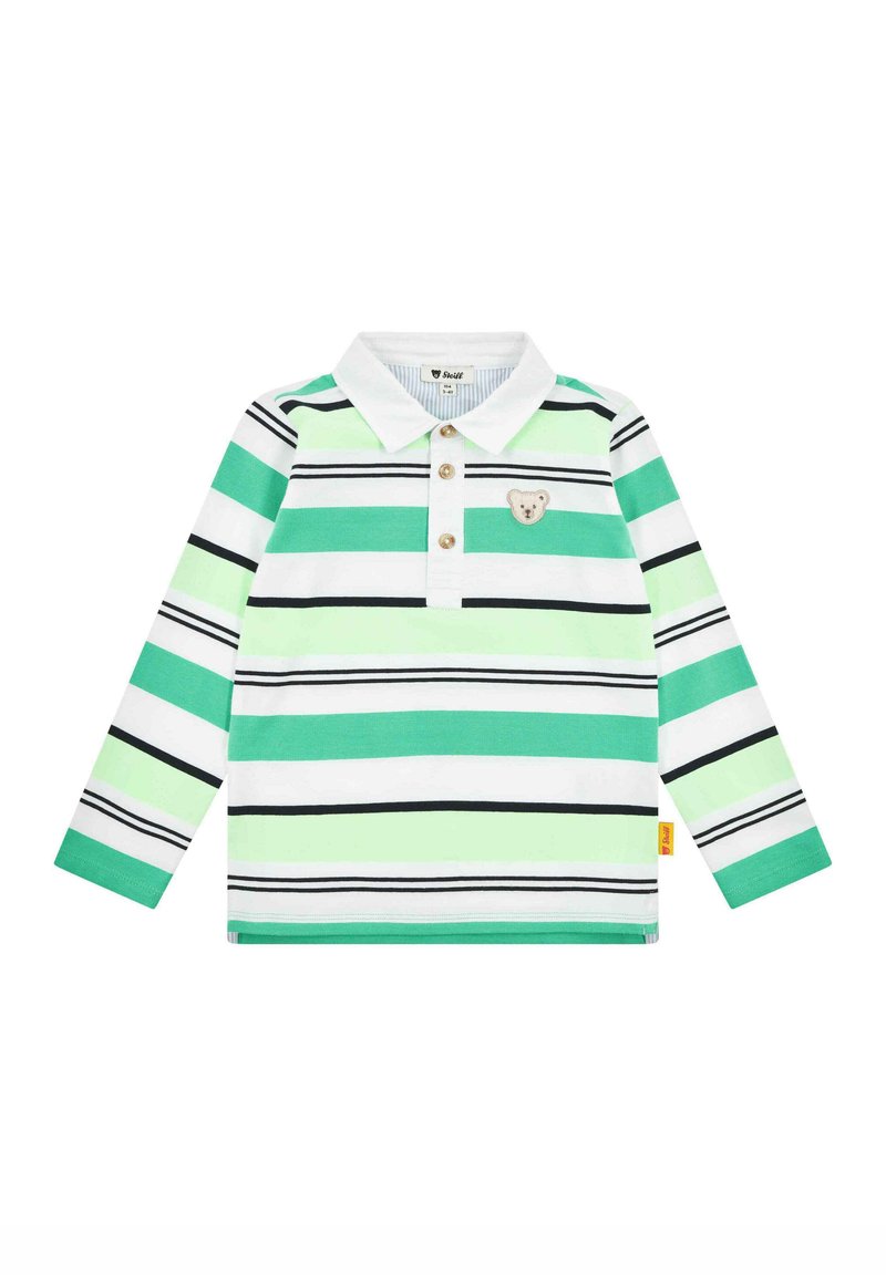Polo a maniche lunghe verde e bianco con righe orizzontali, con un emblema di un orso sul petto e tre bottoni al colletto.