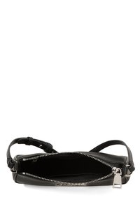 Borsa a tracolla nera in pelle con chiusura a zip, interno spazioso, tracolla regolabile e dettagli in hardware color argento. Design minimalista.