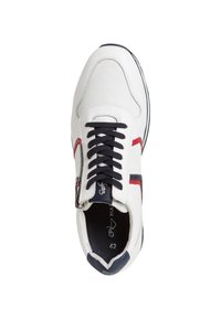Fehér sneaker háló- és bőranyagból. Tengerészkék fűzőkkel és piros oldal kiemelésekkel rendelkezik. A külső oldalán cipzáras záródással rendelkezik. 42-es méret.