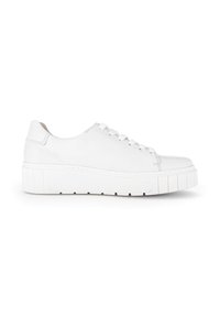 Witte leren sneaker met een ronde neus, vetersluiting aan de voorkant en een getextureerde rubberen zool. Minimalistisch ontwerp met subtiele stikdetails.