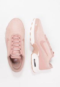 Nike Sportswear Sneakers - nude
