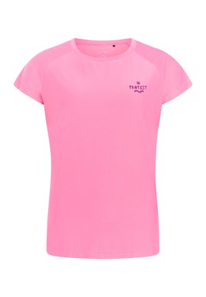 Roze atletisch shirt met korte mouwen, ronde hals en klein "PROTEST" logo met zon- en golfontwerp op de linkerborst.
