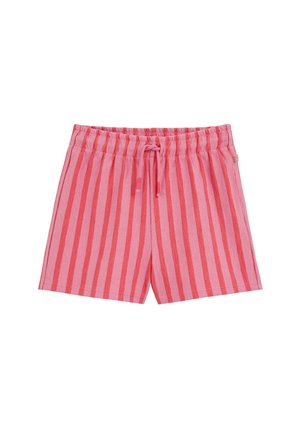 Różowo-czerwone, pionowo prążkowane casualowe spodenki z elastycznym pasem i sznurkiem na białym tle.
